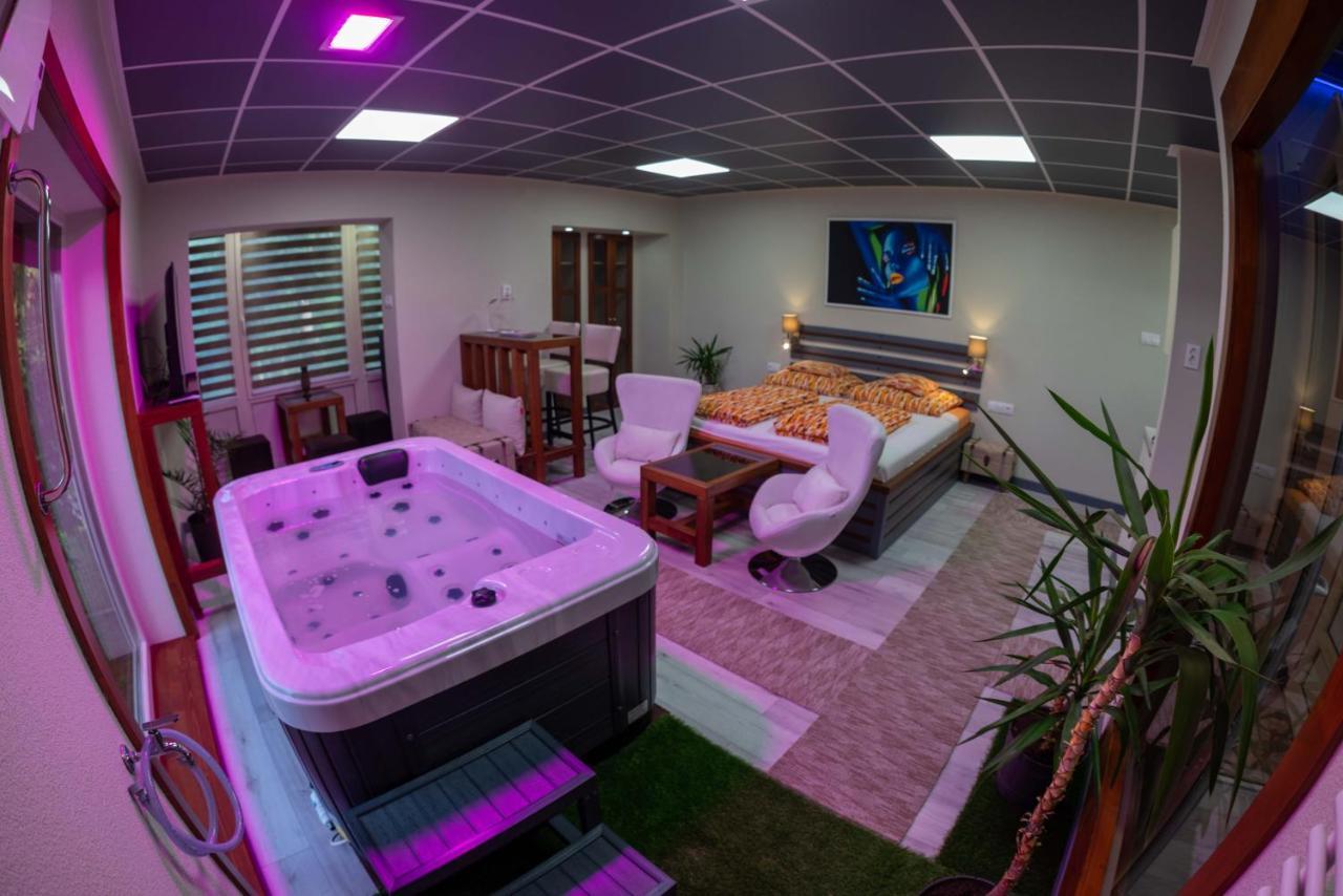 Aparthotel E 14 Berekfürdő Zewnętrze zdjęcie